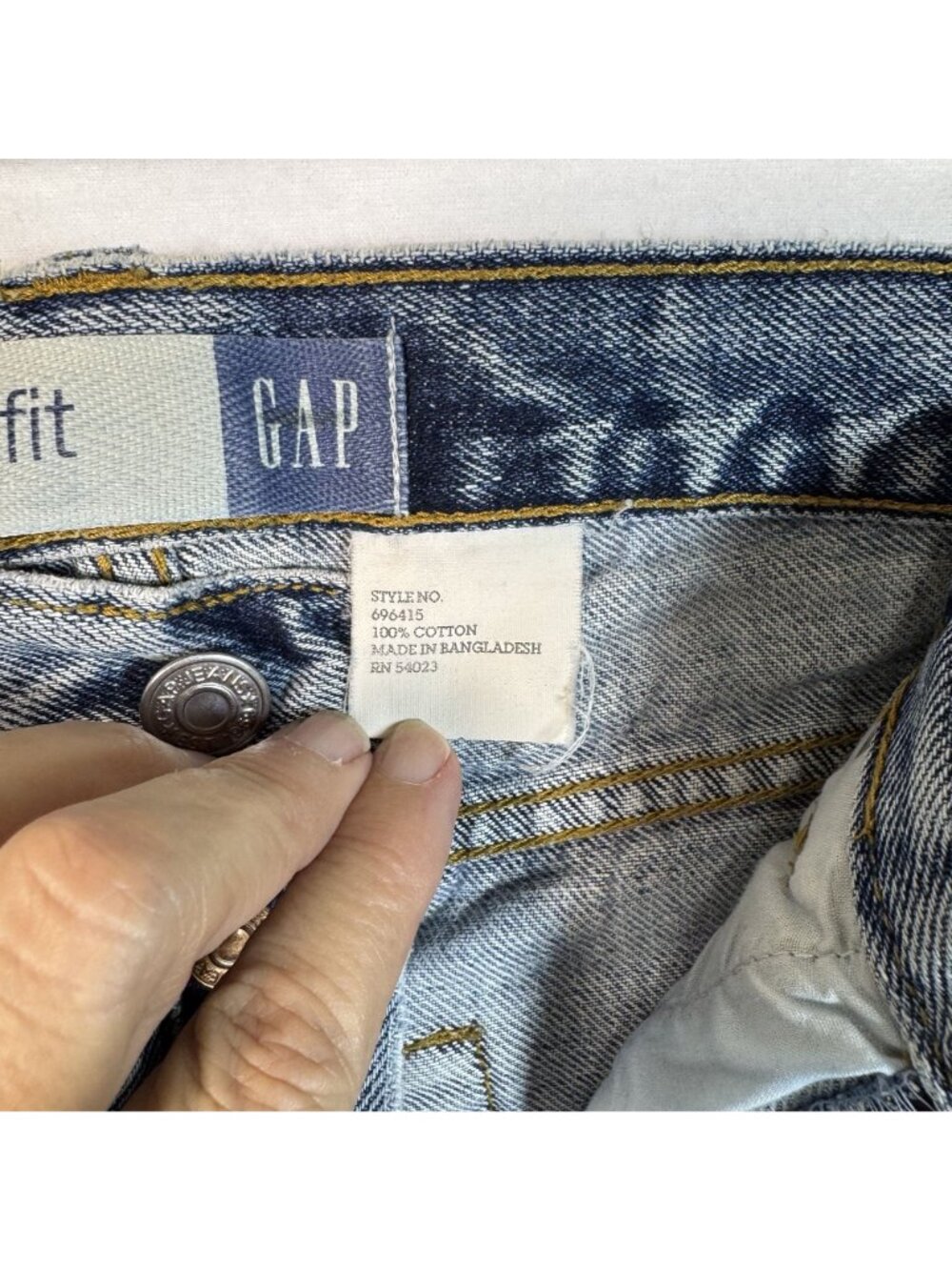 Gap Boy Fit Womens Button Fly High Rise Blue Medium Wash Size 8 Capri Jeans - Picture 6 of 11